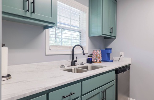 Valdosta Appartement | Modern and Stylish 2BR Apt Near Convention Center, VSU and Hospital.
