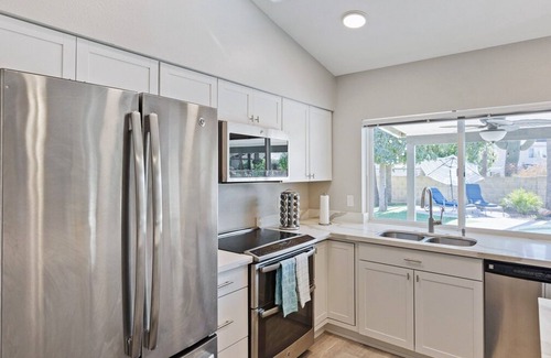 Paradise Valley Village Cottage | Modern and Stylish Remodeled 4 Bdrm w/ HTD Pool!