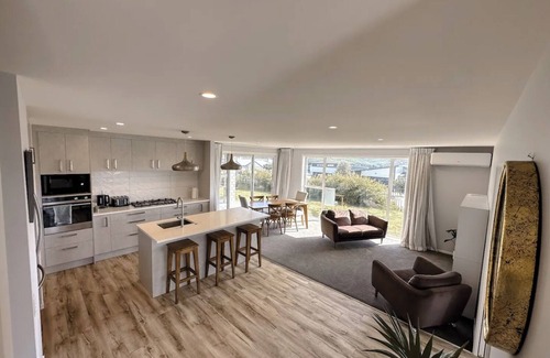 Aotea Maison | Modern Aotea Family Home with Amazing Views