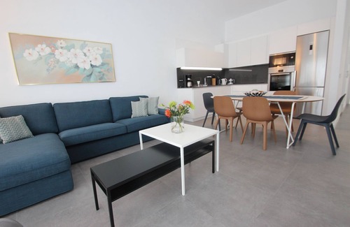 San Eugenio Appartement | Appartement moderne, emplacement central, à 350 m de la plage, piscine communautaire