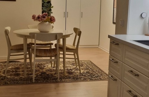 Bramhult Appartement | Modern apartment in a quiet neighbourhood.