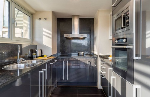 Sant Adria de Besos Appartement | Modern apartment near Forum Beach & Parking
