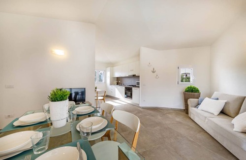 Monte Petrosu Appartement | appartement moderne à 5 min. de la mer avec piscine, climatisation et wi-fi