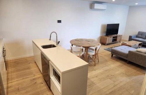 Airport West Appartement | Modern Apartment Airport Area