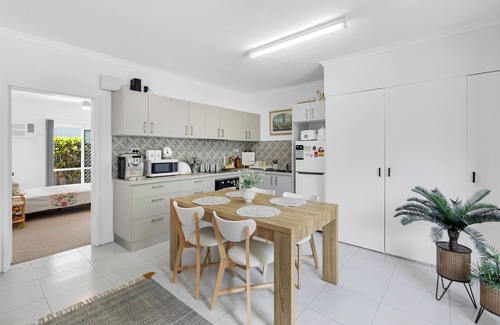 Westcourt Appartement | Modern Apartment complete, Close to Amenities Free Wifi