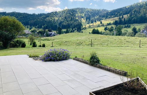 St. Blasien Appartement | Modern apartment with private sauna, close to bathing lakes, ski lift and thermal baths