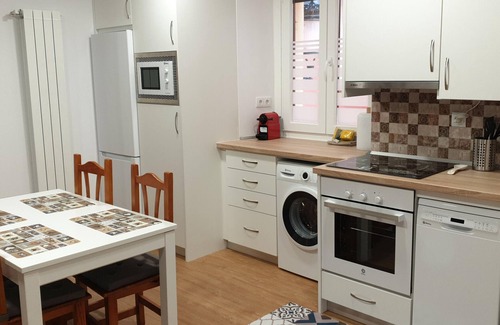 Jaca Appartement | Bel appartement rénové pour 6 pers en centre-ville de Jaca, à côté de la cathédrale