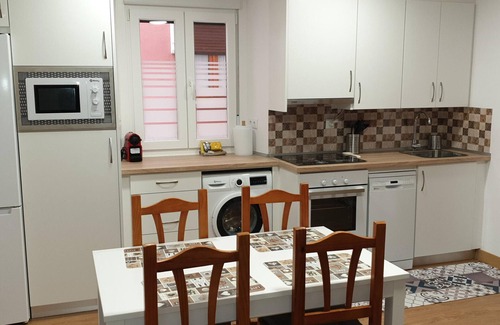 Jaca Appartement | Bel appartement rénové pour 6 pers en centre-ville de Jaca, à côté de la cathédrale
