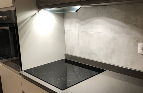 Martignano Appartement | Modern apartment for families (up to 6p), garden, private parking, pet friendly