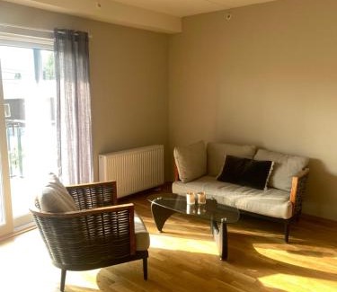 Bardufoss Appartement | Modern apartment in Bardufoss Center - two bedrooms, garage, terrace