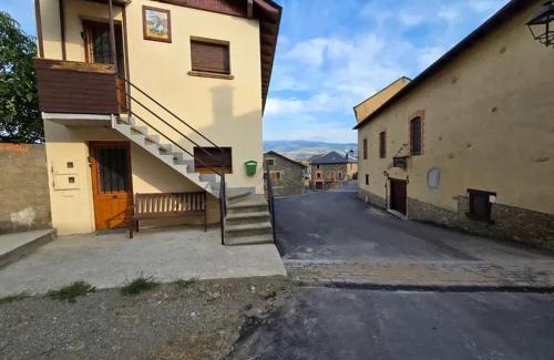 Escadarcs Appartement | Modern Apartment in Escadarcs, 60 sqm with Mountain View