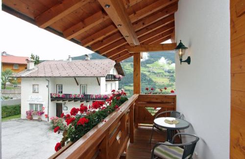 Landeck Appartement | Modern Apartment in Hochgallmigg with Balcony
