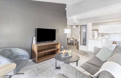 Sunrise Manor Appartement | Modern Apartment in Prime Location (ID1009X961)