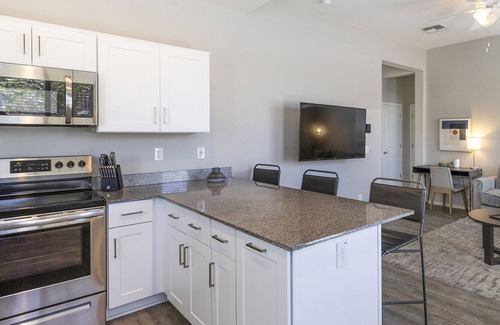 Estrella Village Appartement | Modern Apartment in Prime Location (ID7861X78)