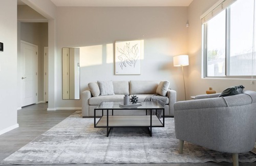 Estrella Village Appartement | Modern Apartment in Prime Location (ID8264X85)