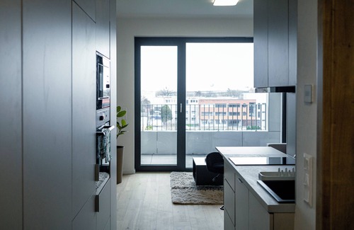 Nivy Appartement | Modern Apartment in Downtown w/ Garage, Balcony & WiFi