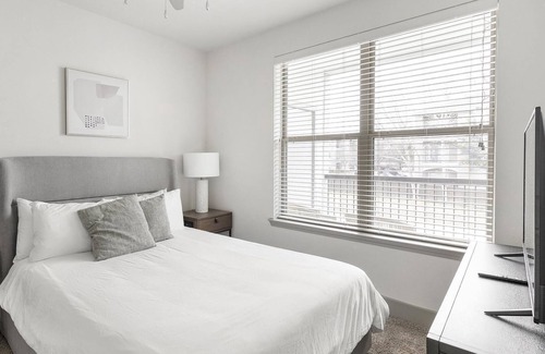 Haltom City Appartement | Modern Apartment in Prime Location (ID1403X364)