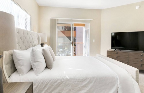Canada Hills Golf Course Appartement | Modern Apartment in Prime Location (ID7769X09)