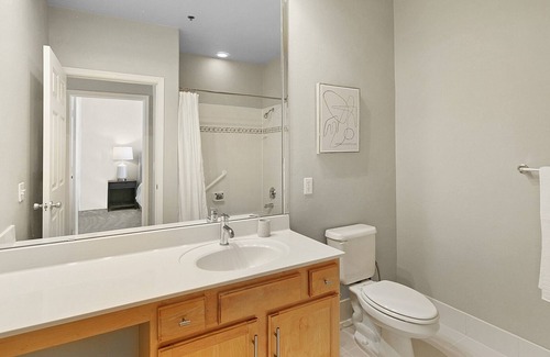 Canada Hills Golf Course Appartement | Modern Apartment in Prime Location (ID2518X98)