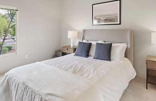 Canada Hills Golf Course Appartement | Modern Apartment in Prime Location (ID4677X14)