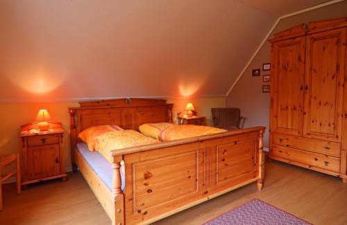 Wittenbeck Appartement | Modern Apartment in Wittenbeck with Terrace, Fenced Garden