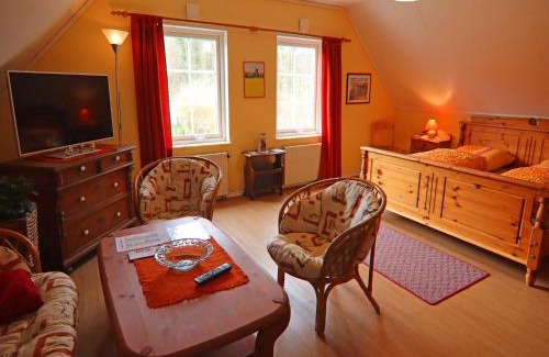Wittenbeck Appartement | Modern Apartment in Wittenbeck with Terrace, Fenced Garden