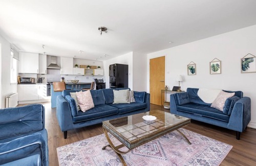 Slateford Appartement | Modern apartment near Saughton Rose Gardens
