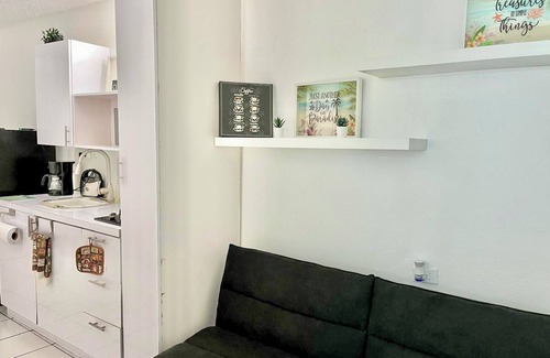Levittown Appartement | Modern apartment steps from the beach