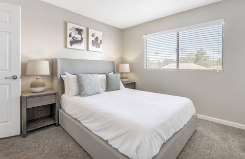 Spring Valley Appartement | Modern Apartment in Prime Location (ID9400X62)