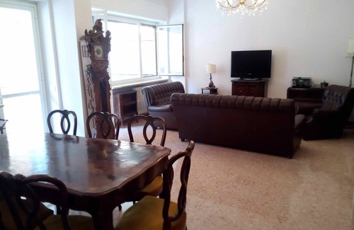 Quartiere XXVIII Monte Sacro Alto Appartement | modern apartment with a classic flair close to amenities