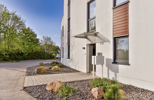 Altefaehr Appartement | Appartement moderne avec une vue imprenable sur l'eau et le pont de Rügen