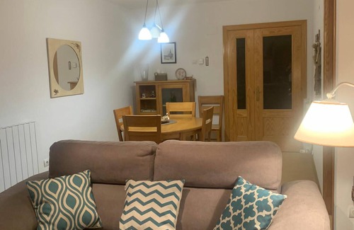 Jaca Appartement | Appartement 2 Chambres avec Terrasse, Piscine et Parking à Jaca