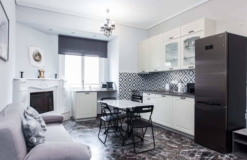 Galatsi Appartement | Modern Apt in Galatsi with Stunning Views of Athens