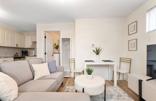 Downtown Columbus Appartement | Modern Apt | Parking | Near German Village + Dtwn