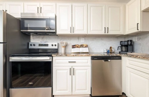 Downtown Columbus Appartement | Modern Apt | Parking | Near German Village + Dtwn