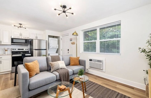 Downtown Columbus Appartement | Modern Apt | Parking | Near German Village + Dtwn