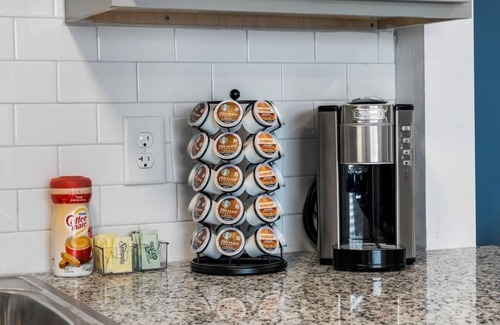 Forest Park Appartement | Downtown Skyline view, Pet Friendly