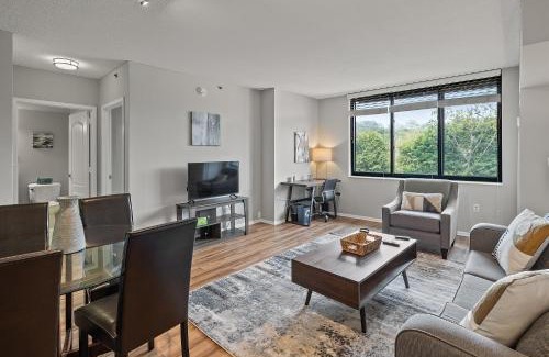 White Plains Appartement | Modern Apt with Kitchen and Gym
