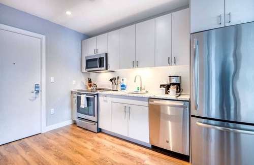 Seaport District Appartement | Modern Apt with Water Views-VIA-1816