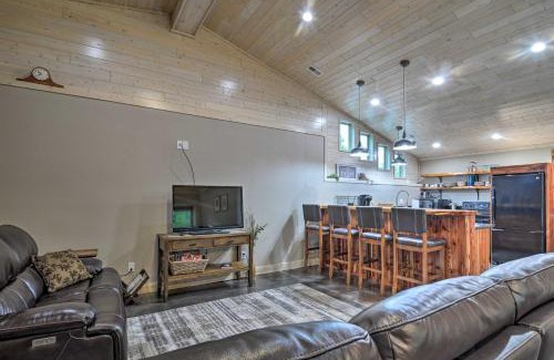 Arcadia Maison | Modern Arcadia Farmhouse on 80 Acres with Fire Pit!