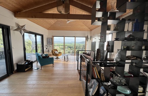 Corconne Maison | Maison d'architecte en bois écologique moderne.