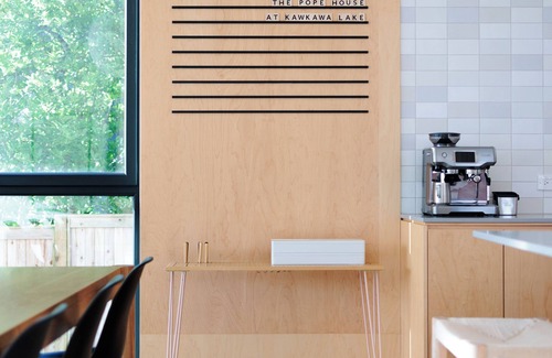 Hope Maison | Modern Architect-Designed Lakefront House