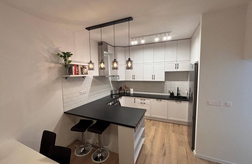Old Town Copropriété | Modern artistic 2bdr condo, Washer/Dryer, AC & parking in city center Bratislava