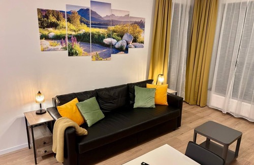 Old Town Copropriété | Modern artistic 2bdr condo, Washer/Dryer, AC & parking in city center Bratislava