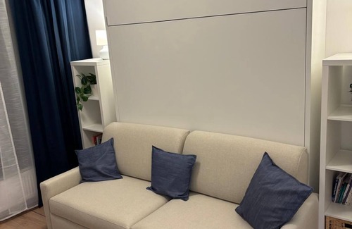 Old Town Copropriété | Modern artistic 2bdr condo, Washer/Dryer, AC & parking in city center Bratislava