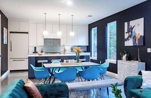 Holly Maison | Modern ATX Mansion Walk to 6th Street