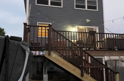 Long Beach Maison | Modern Beach house w/ a Hot tub!