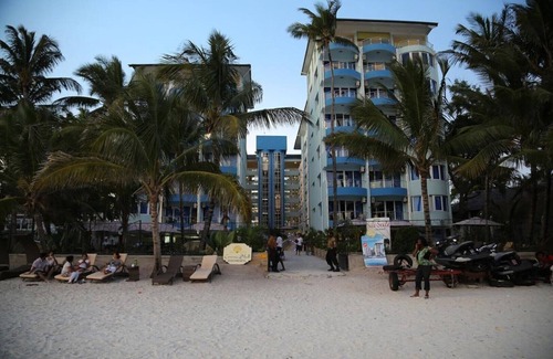 Bamburi Appartement | Studio moderne sur la plage avec climatisation et balcon