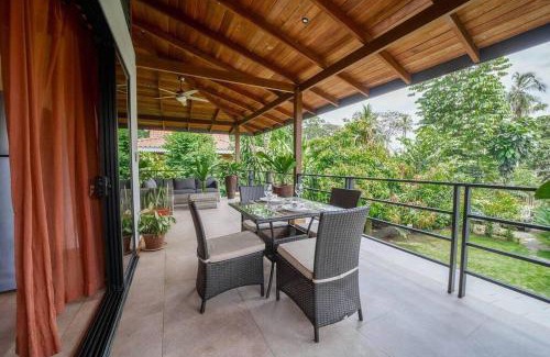 Puerto Viejo de Talamanca Appartement | Modern Beachfront Apartment with Balcony