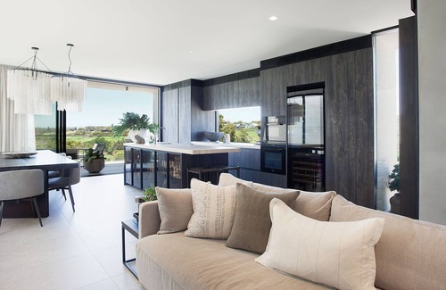 Sydney Maison | Modern Beachside Haven, Malabar Isyd